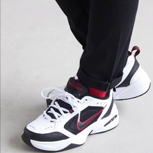 NIKE MONARCH NEW SIZE 10 US